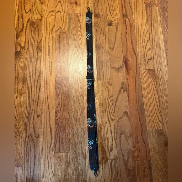 Lug 1.5” Crossbody Strap - Bouquet Black - Picture 2 of 3